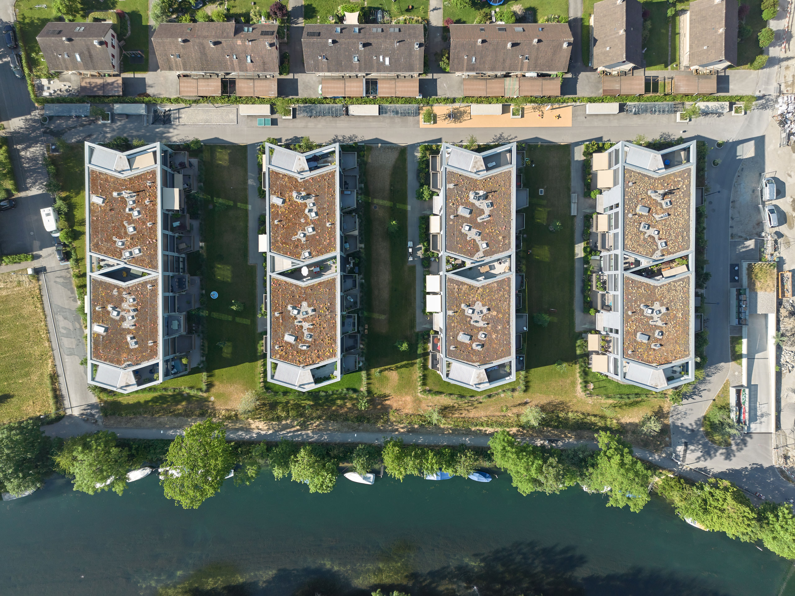 :mlzd ·  Zihlstrasse, Nidau · Aufnahmen 06.2023